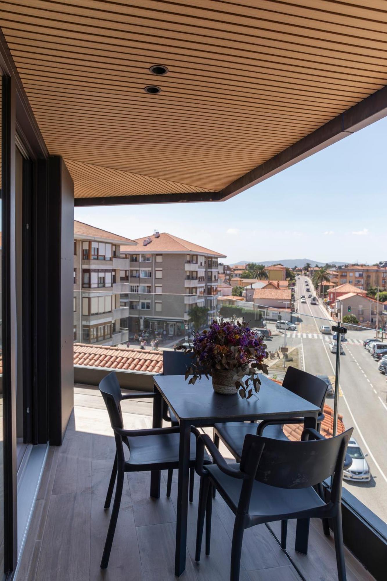 Plaza Center Apartment *